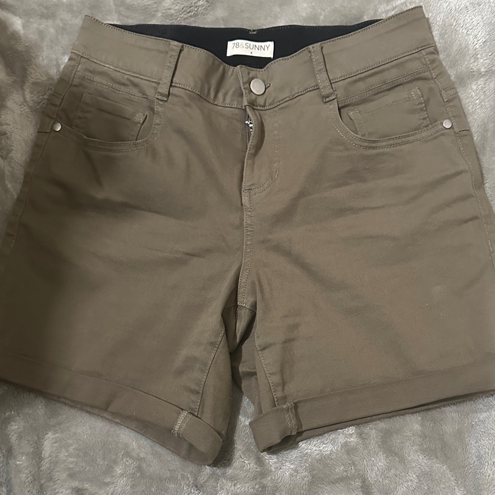 78 & Sunny Women's Olive Shorts